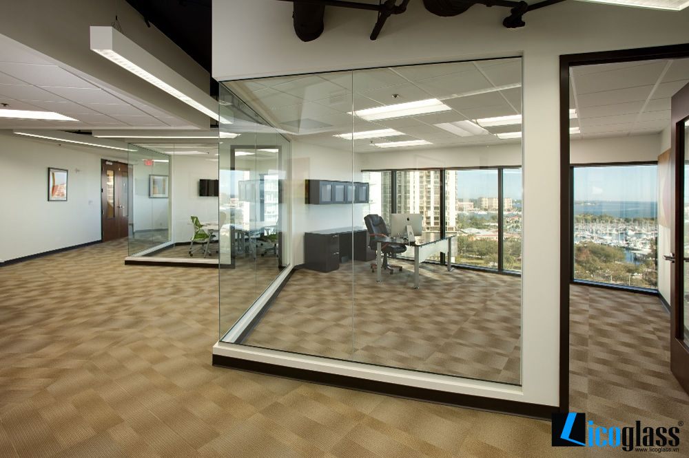 vach-kinh-cuong-luc-van-phong-licoglass (2)